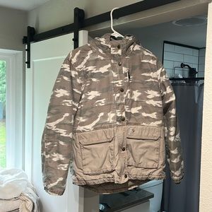 Carhartt women’s jacket. 100% cotton.